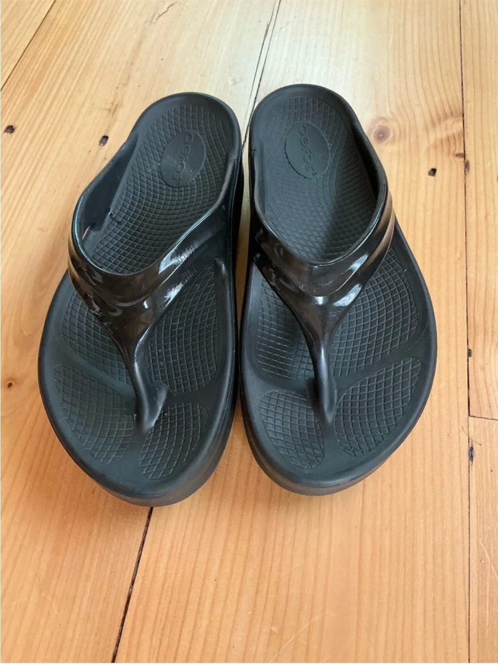 🖤 OOFOS OOmega OOlala Black Platform Recovery Thong Sandals - Men's Size 8